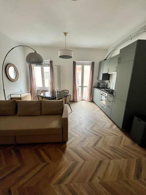 Casa Sassari - Vicino Porta Susa F.S. Turijn Buitenkant foto