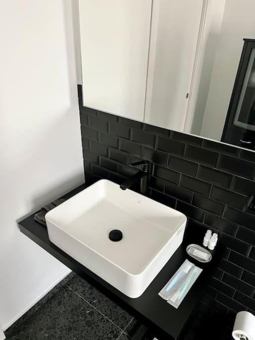 Casa Sassari - Vicino Porta Susa F.S. Turijn Buitenkant foto