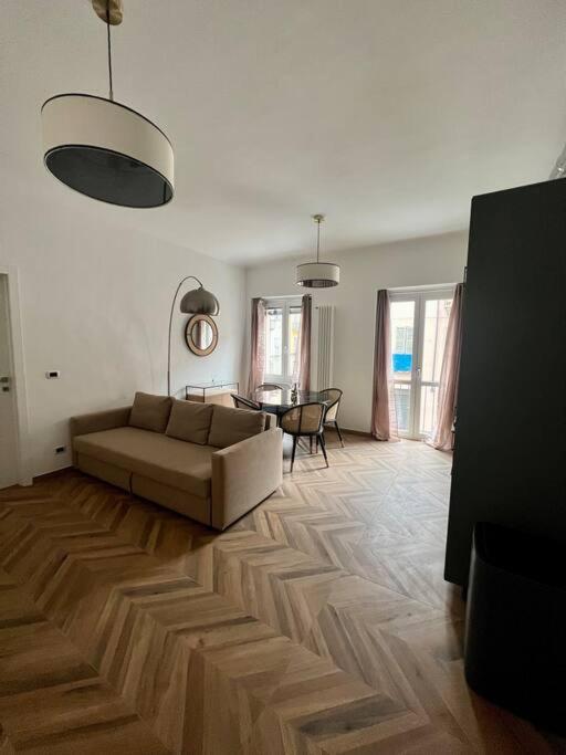 Casa Sassari - Vicino Porta Susa F.S. Turijn Buitenkant foto